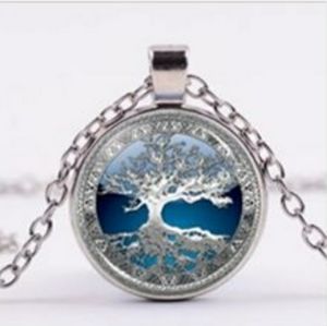 New Stunning Pendant with Free 18" Chain!